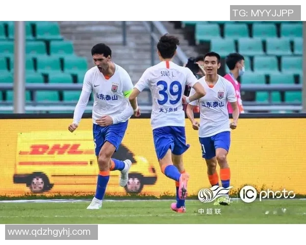 中超焦点战：山东泰山对阵广州队赛况速递
